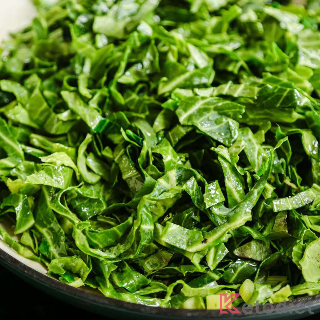 Sliced spring cabbage
