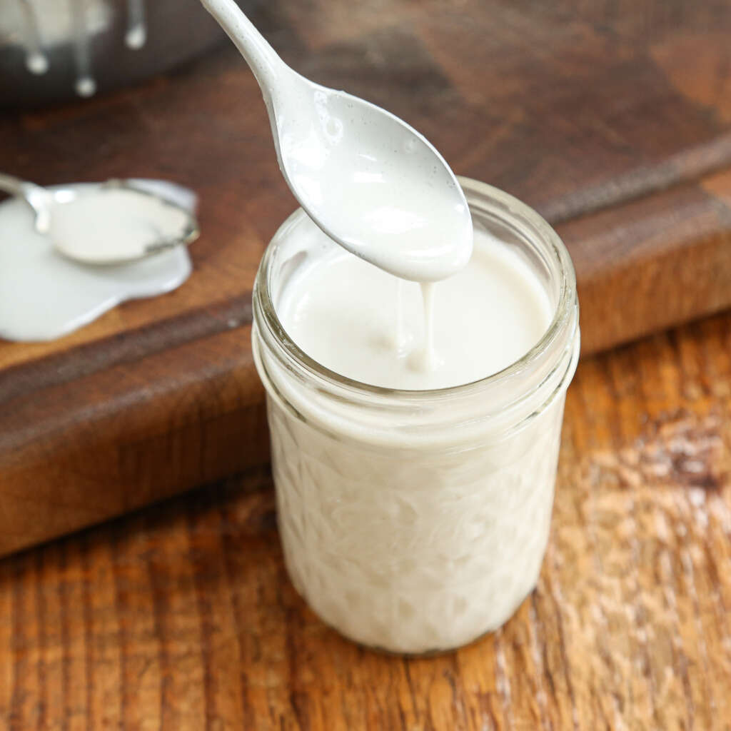 Dairy-free and sugar-free sweet condensed milk made with coconut milk.